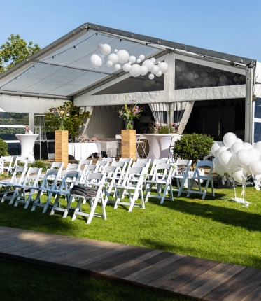 Wilt u een luxe witte tent huren voor uw bruiloft ?
